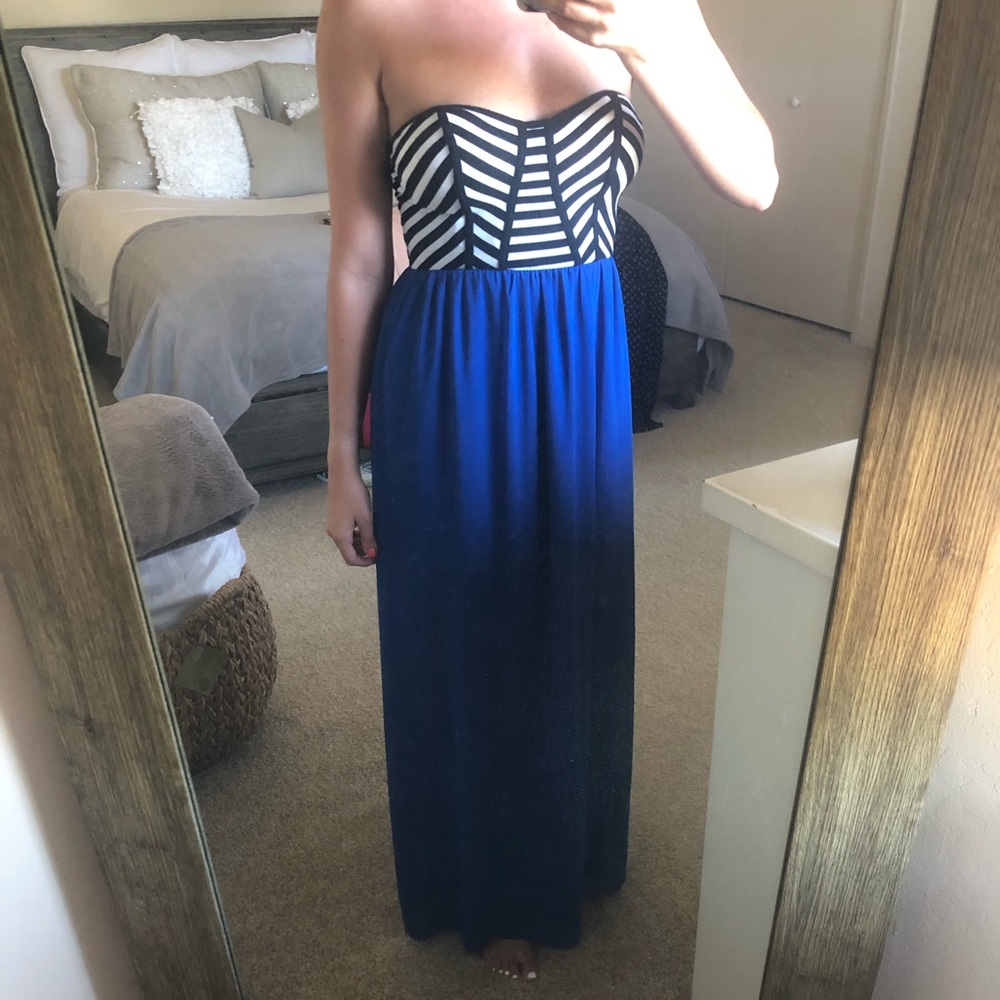 Iris Los Angeles Chevron Chiffon Maxi Dress Small